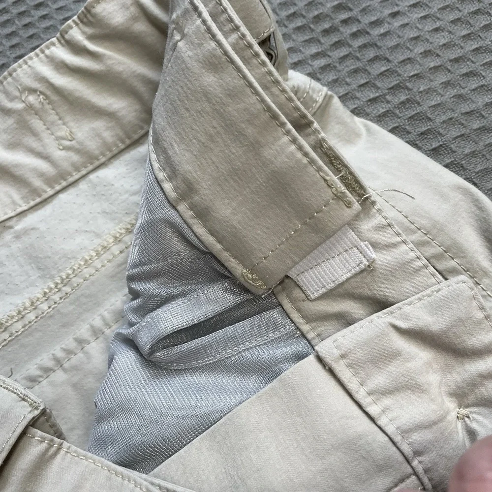 Huk Next Level 7 Fishing Shorts Medium Men's Khaki Stretch UPF Cargo